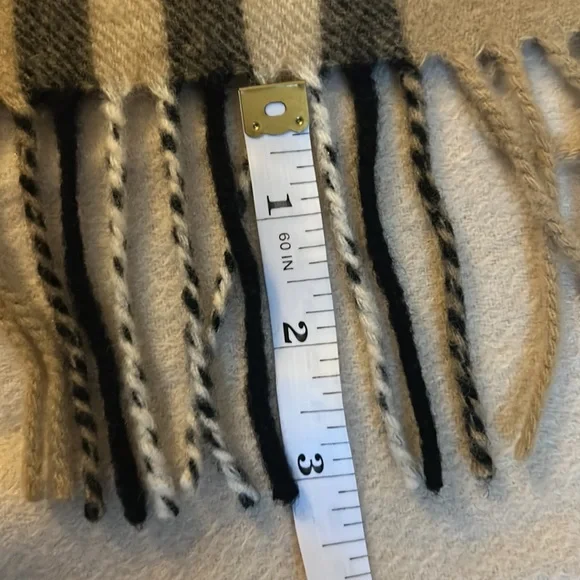 Burberry London 100% Lambswool Cape/Wrap